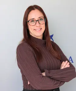 Alicia Granell, especialista en el control de documentación para vehículos en A Coruña